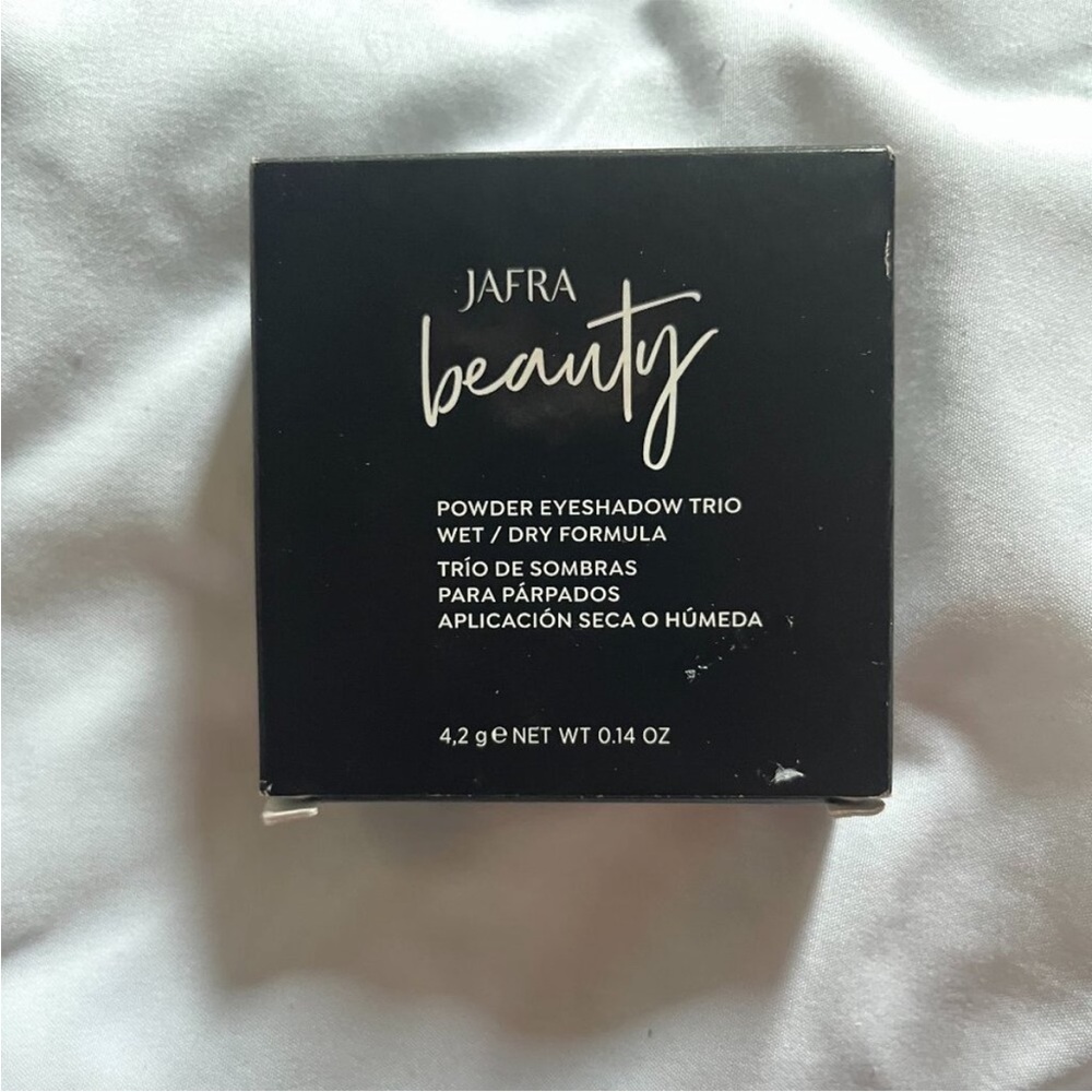 JAFRA Beauty Eyeshadow Trio - Black Packaging